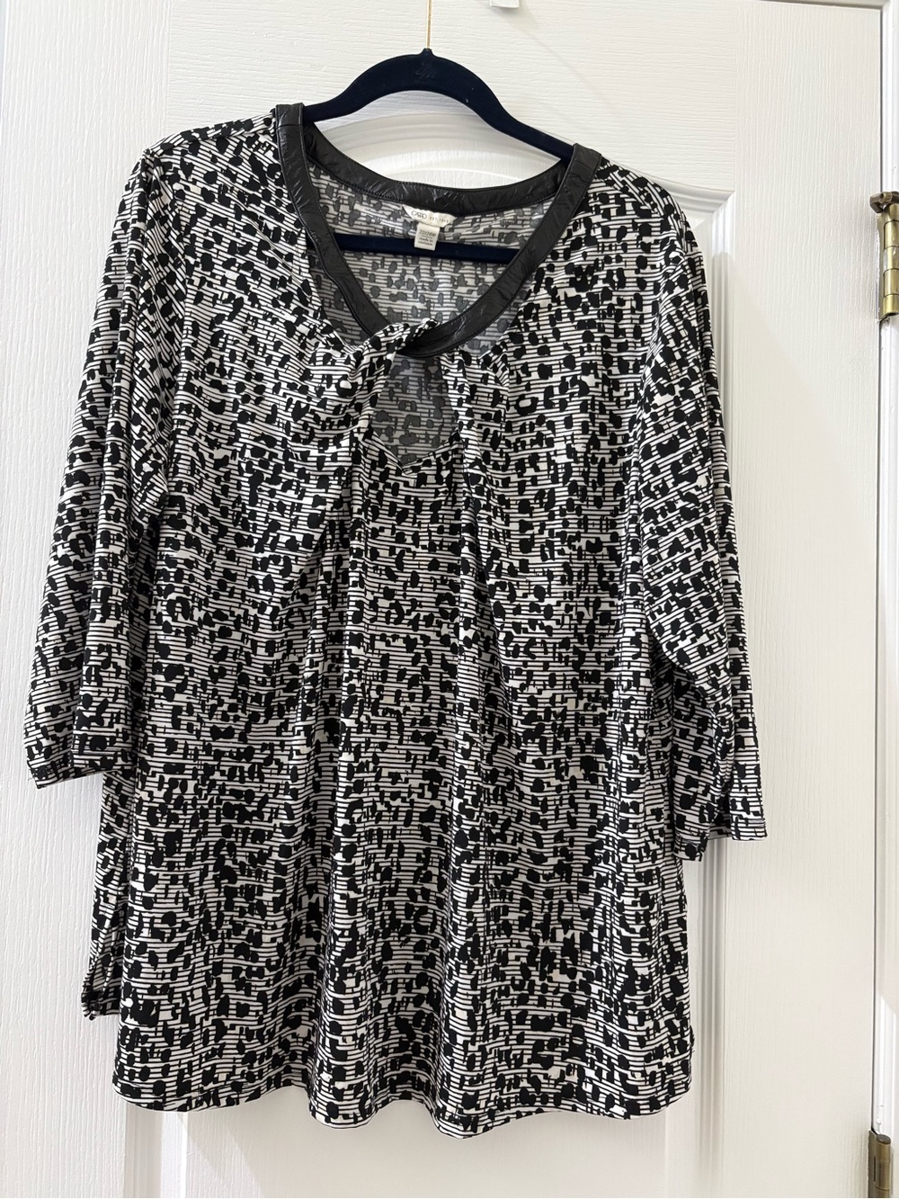 Cato Black and White Patterned Tie-Front Blouse